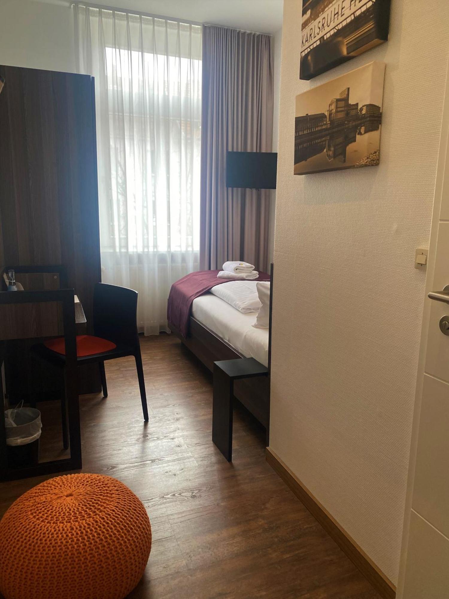 Sevendays Hotel Карлсруе Екстериор снимка