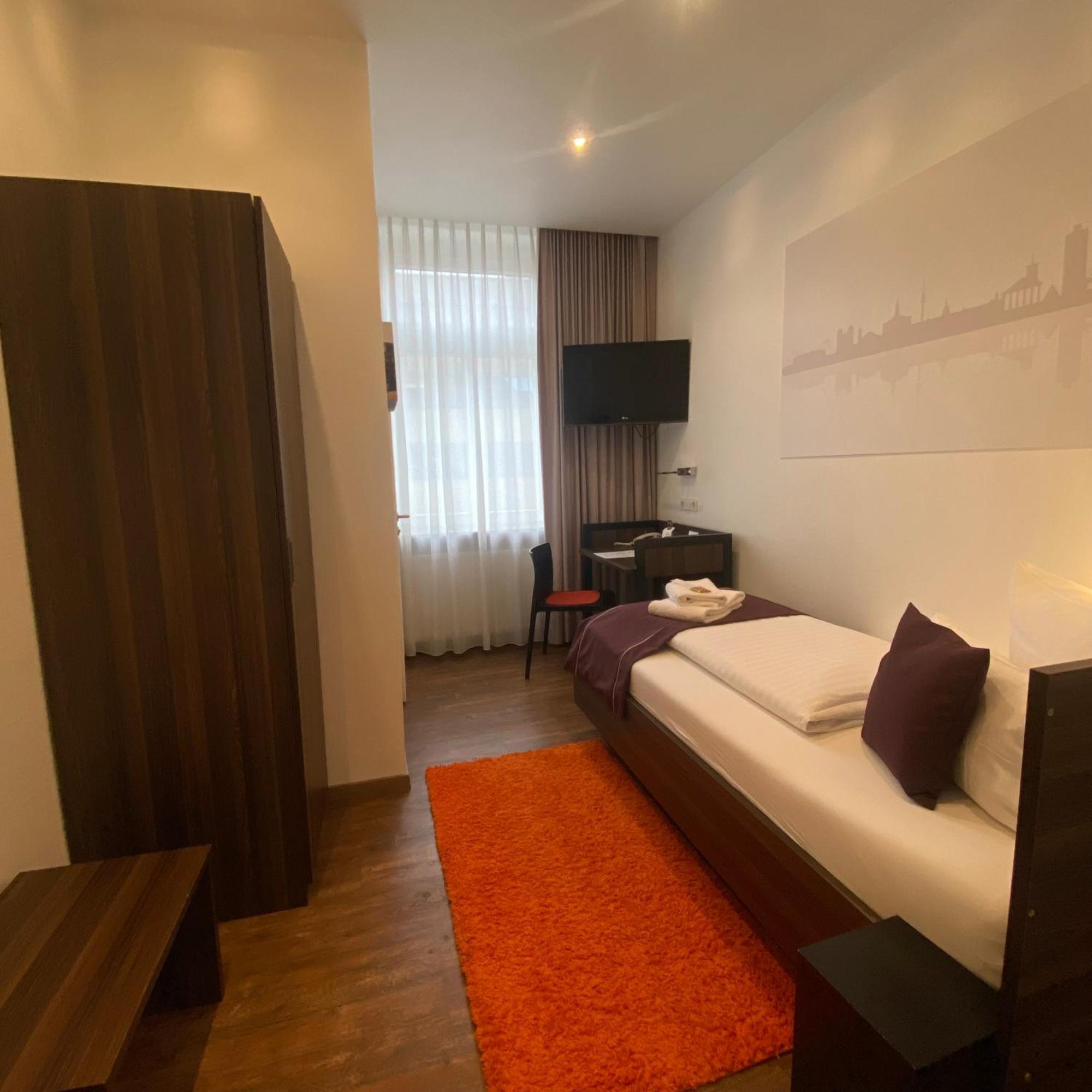 Sevendays Hotel Карлсруе Екстериор снимка