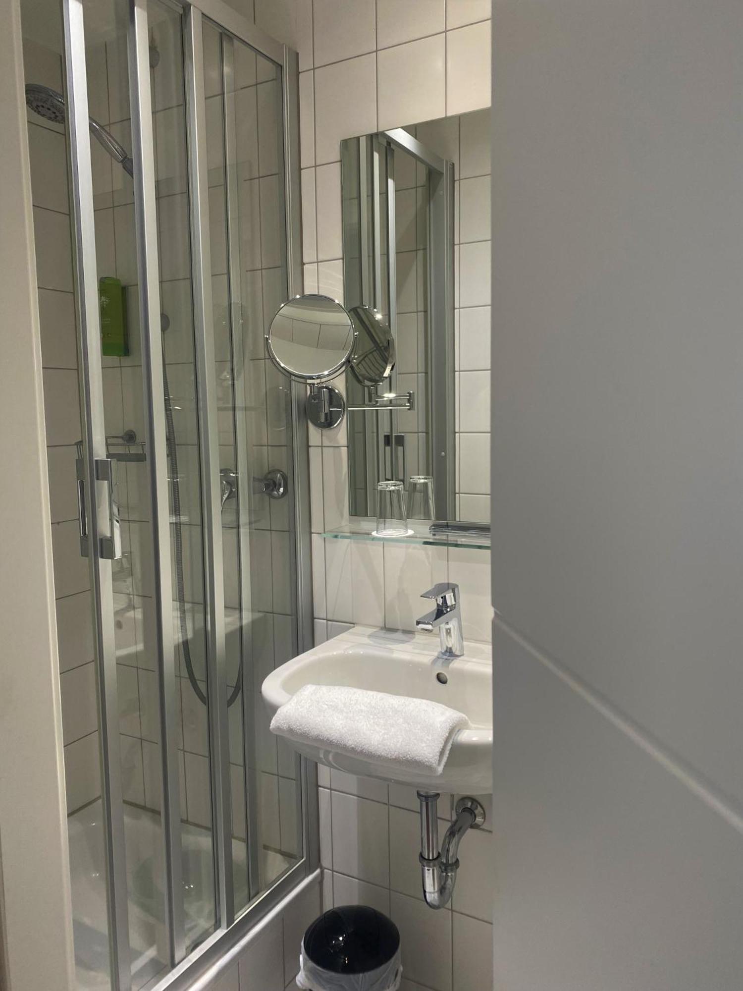 Sevendays Hotel Карлсруе Екстериор снимка