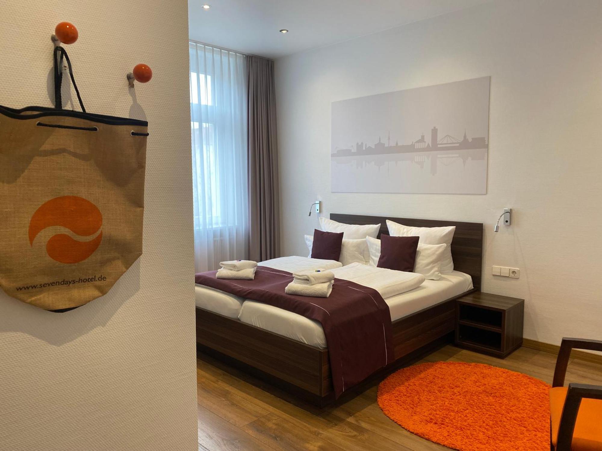 Sevendays Hotel Карлсруе Екстериор снимка