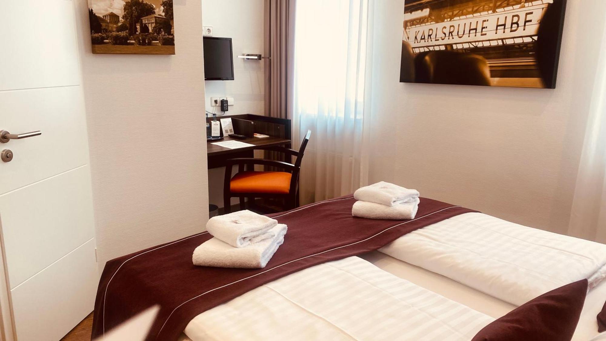Sevendays Hotel Карлсруе Екстериор снимка