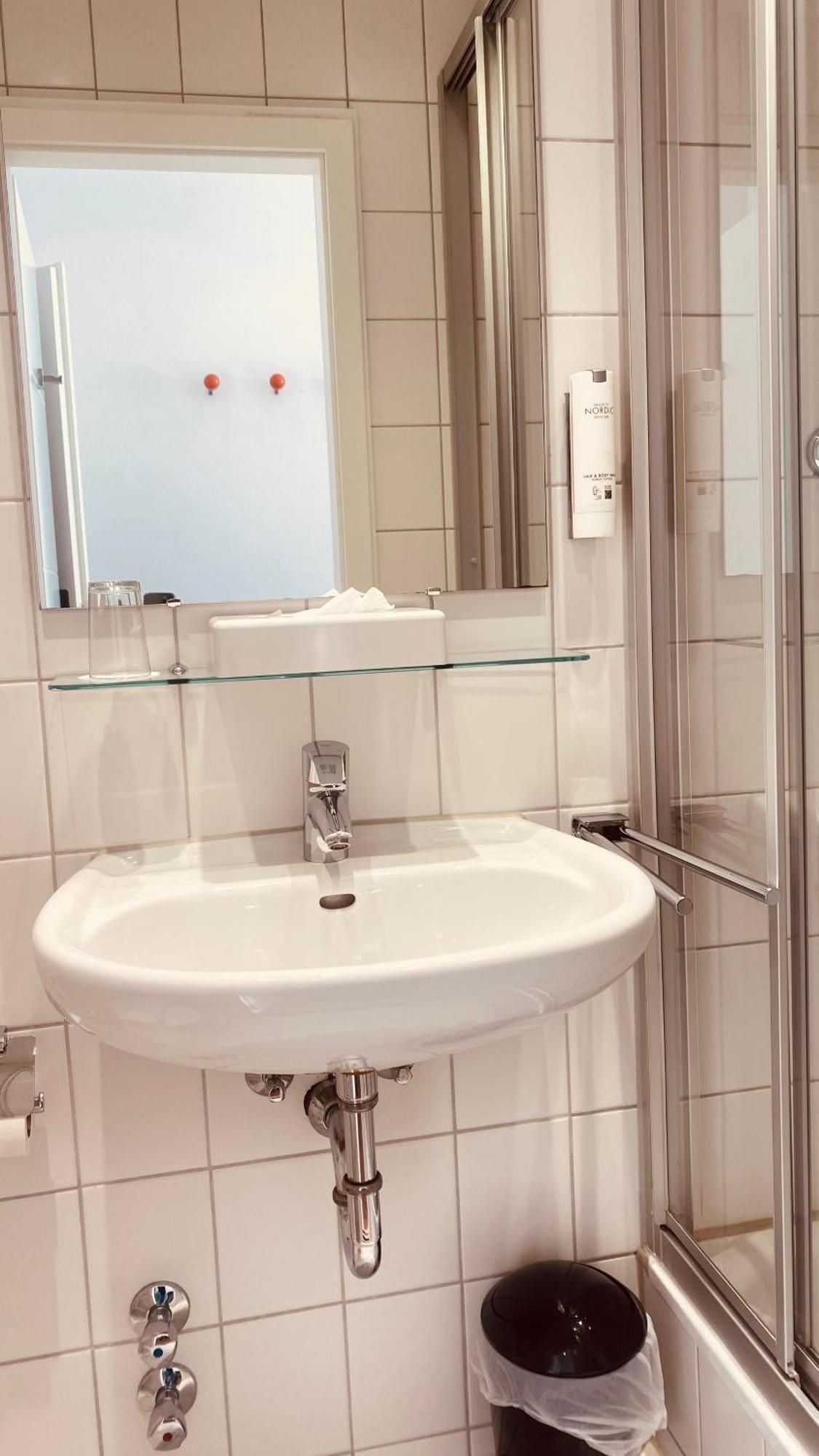 Sevendays Hotel Карлсруе Екстериор снимка